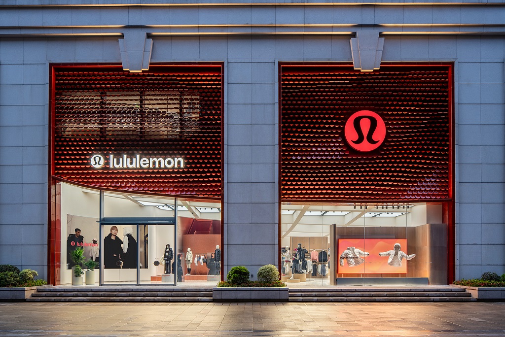 潮讯 | lululemon推出2026秋冬外套系列，迪桑特静安嘉里中心城市概念店开幕，HUNTER大秀纪念品牌双周年，GENTLE MONSTER西岸梦中心店启幕